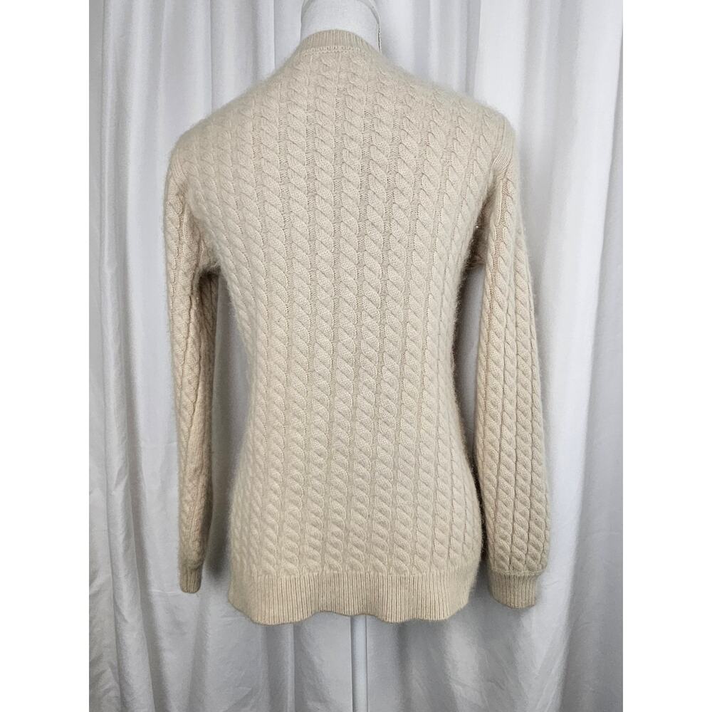 VINTAGE BEIGE CABLE KNIT CARDIGAN – 8-BUTTON FRONT – MEDIUM FIT – SOFT TEXTURE - Picture 2 of 9